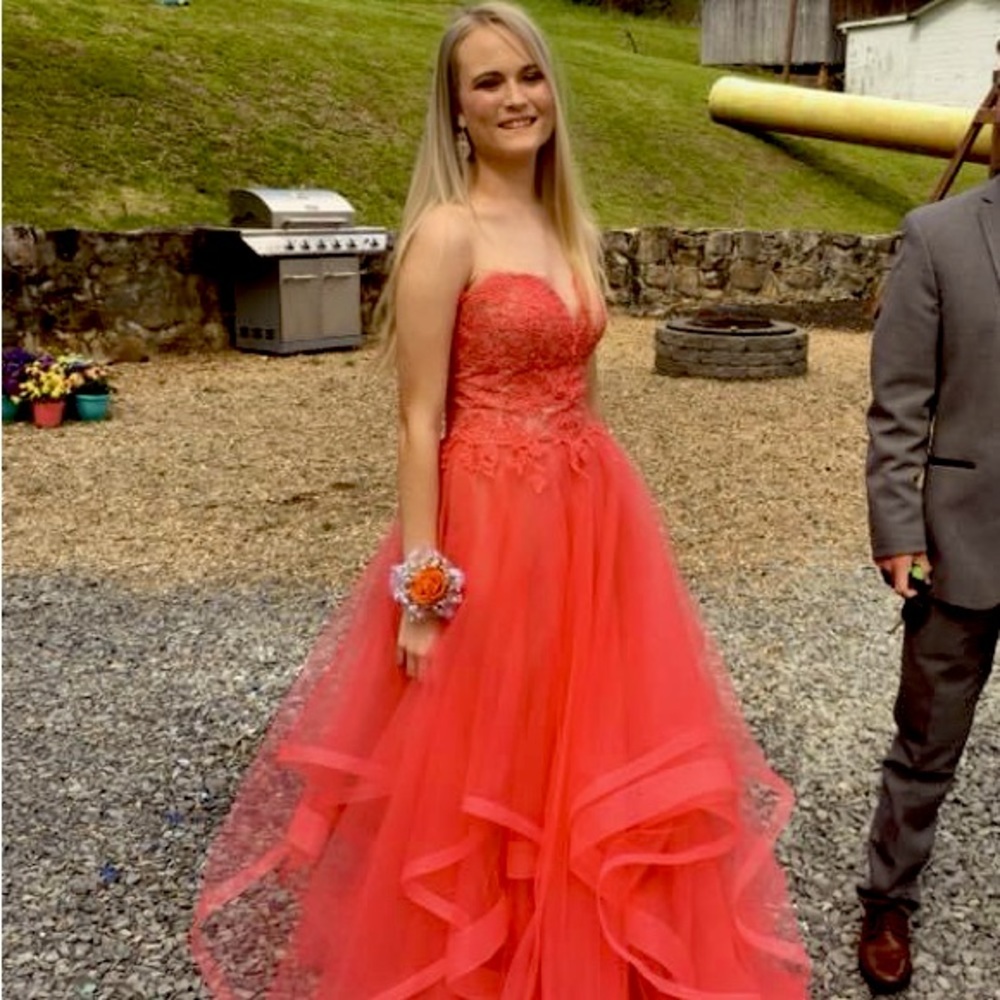 La Femme 2018 Prom Dress